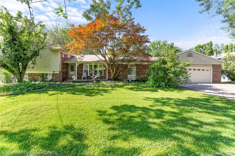 Photo of 30885 Leelane Farmington Hills, MI 48336