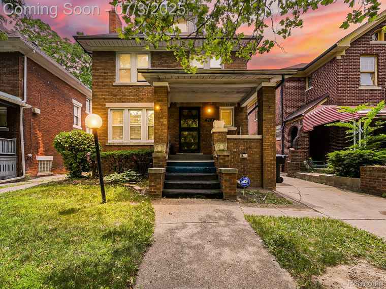 Photo of 4019 Hazelwood St Detroit, MI 48204