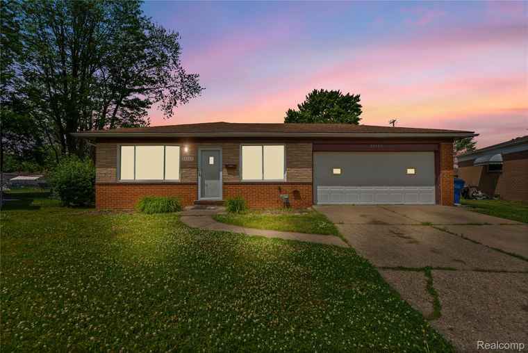 Photo of 25117 Masch Ave Warren, MI 48091