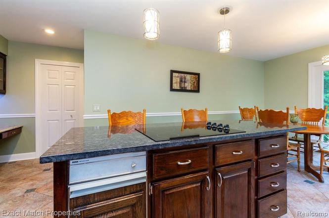 5440 Ridge Trl N, Independence Twp, MI 48348