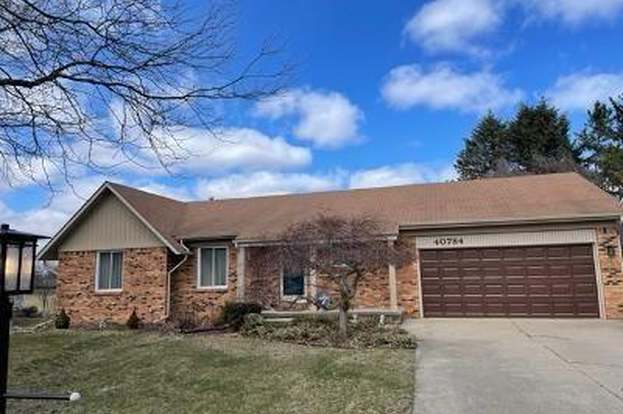 https://ssl.cdn-redfin.com/photo/144/mbphoto/198/genMid.2220021198_2.jpg
