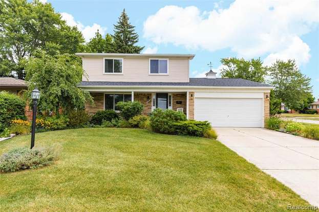 34010 Foxboro Rd Sterling Heights Mi 48312 Mls 219116432 Redfin