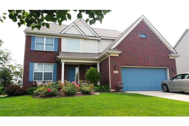 5080 White Tail Ct Commerce Twp Mi 48382 Mls 216075580 Redfin 5080 White Tail Ct Commerce Twp Mi 48382