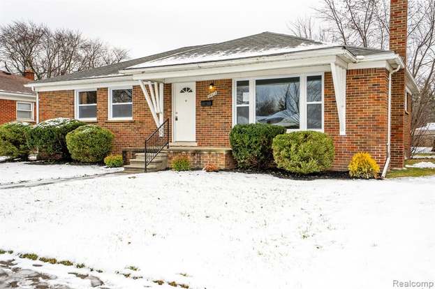 20212 Frazho St, St. Clair Shores, MI 48081 | MLS# 20240006132 
