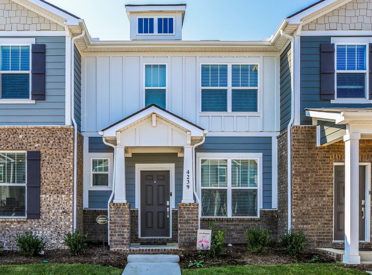 4239 Gandalf Ln, Murfreesboro, TN 37128 | MLS# 2292024 | Redfin