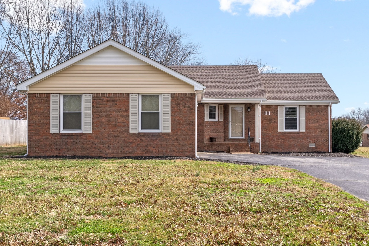 1111 Pin Oak Dr, Hopkinsville, KY 42240 | MLS# 2619179 | Redfin