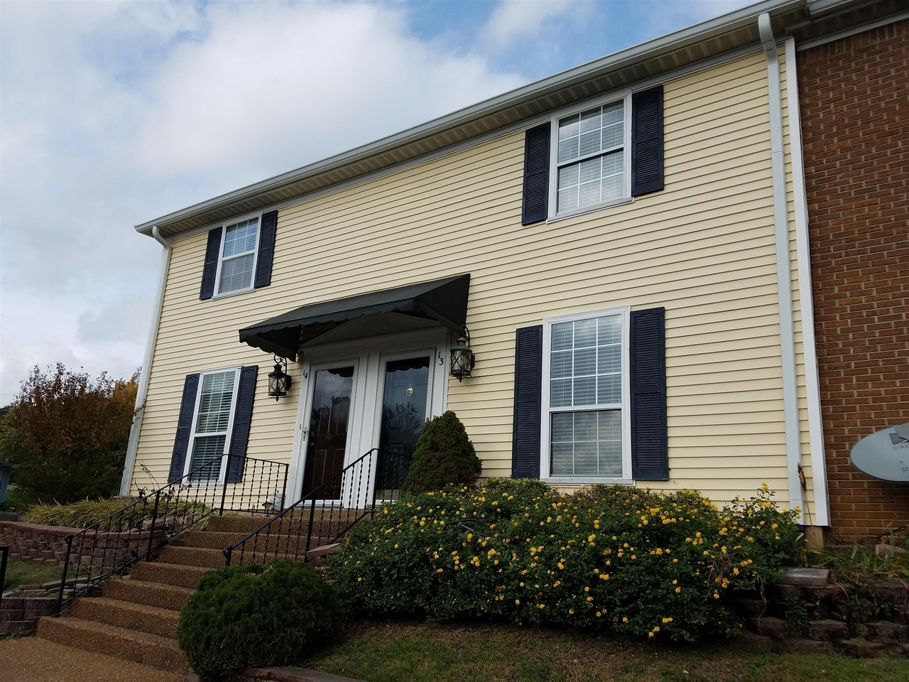 Minimalist Apartments Royal Oaks Franklin Tn with Modern Garage