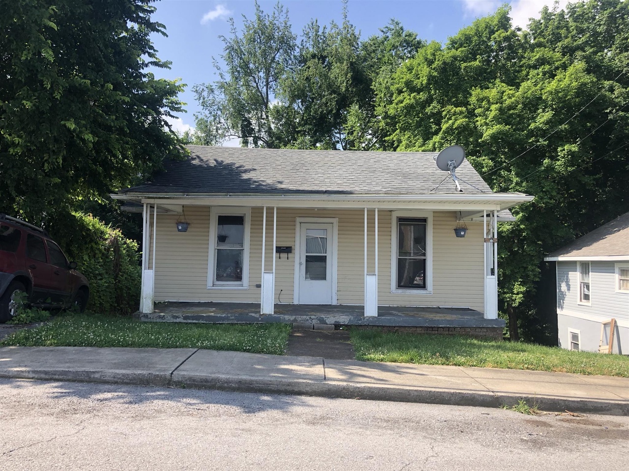 1020 Coulter St, Clarksville, TN 37040 | MLS# 2051588 | Redfin