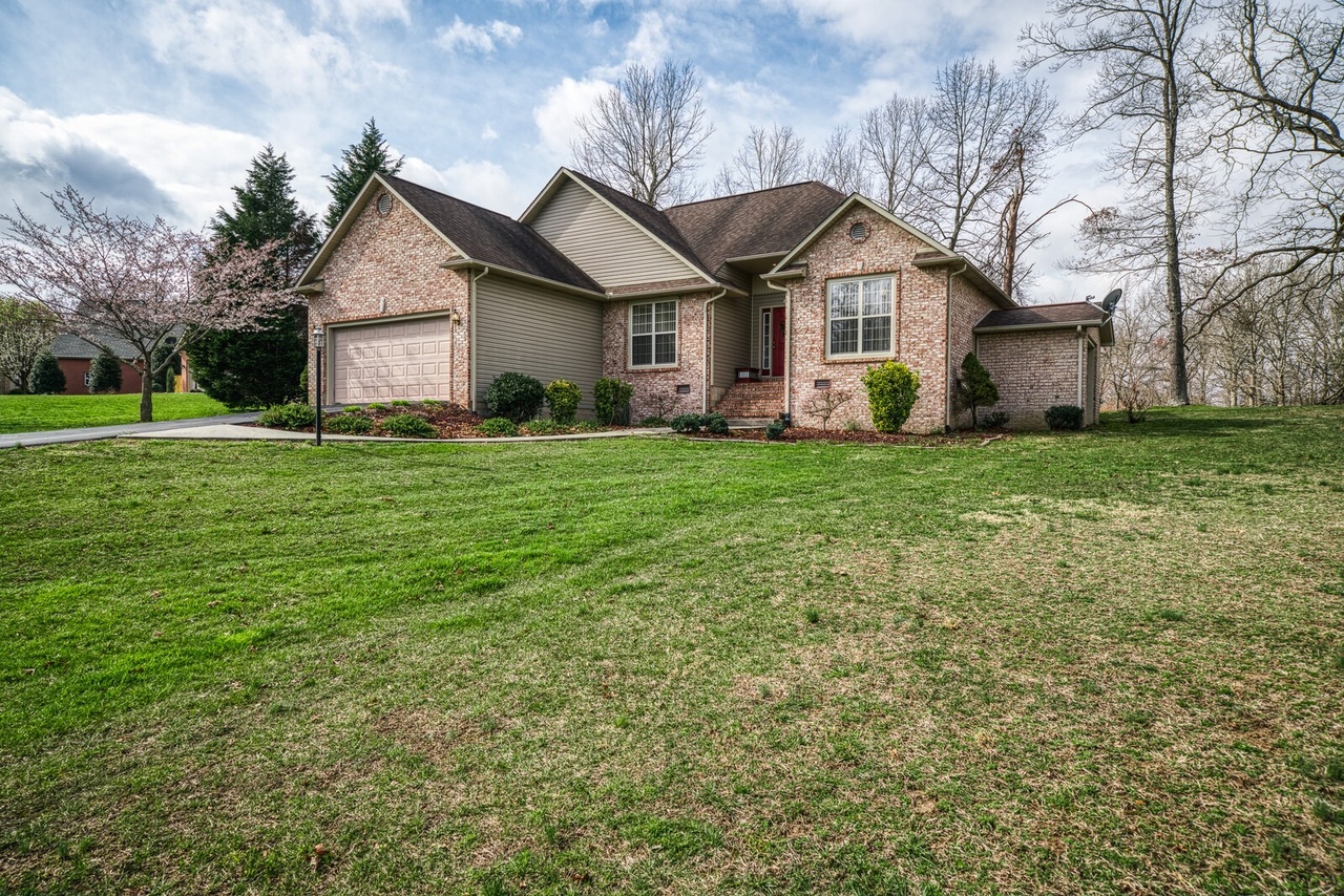 895 East Deer Creek Dr Crossville TN 38571 Redfin 895 East Deer Creek Dr Crossville TN 38571 Redfin