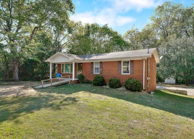 Property at 2509 Monterey Hwy, Sparta, TN 38583, 4 beds, 2 baths