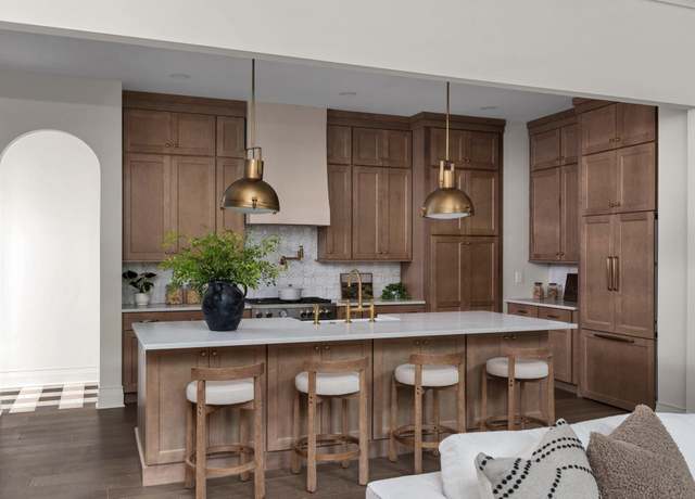 Property at 713 S 12th St, Nashville, TN 37206, 5 beds, 5.5 baths