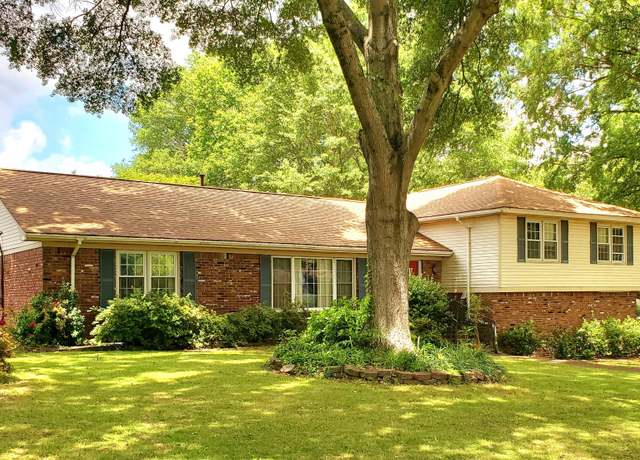 Property at 1475 Eastridge Dr, Memphis, TN 38120, 4 beds, 3 baths