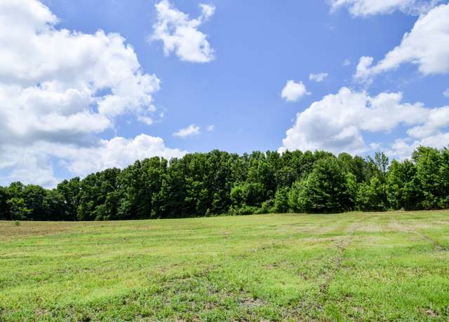 Property at 569 Fairfield Rd, Westmoreland, TN 37186