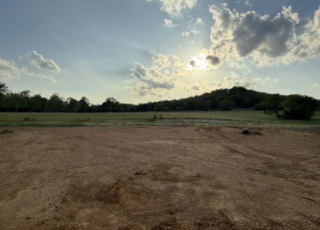 Property at 629 Forest Retreat Rd, Hendersonville, TN 37075