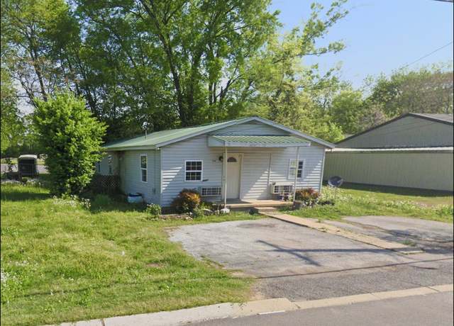 Property at 346A W Gray St, Gallatin, TN 37066, 5 beds, 2 baths
