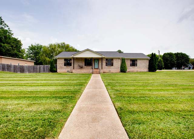 Property at 110 Blackwood Dr, Summertown, TN 38483, 3 beds, 2 baths