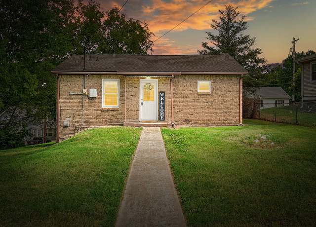 Property at 1216 Vine St, Clarksville, TN 37040, 2 beds, 1 bath