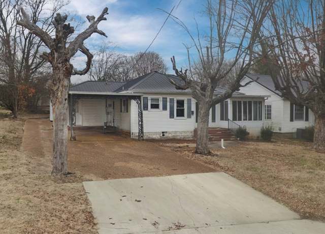 Property at 128 W Gray St, Gallatin, TN 37066, 3 beds, 2 baths