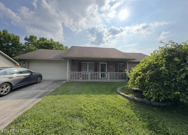 Property at 320 Teal Dr, Maryville, TN 37801, 3 beds, 2 baths