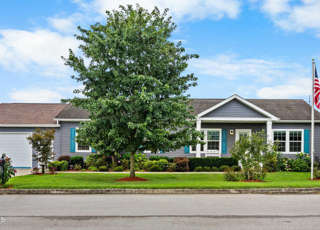 Property at 110 Legacy Park Blvd, Loudon, TN 37774, 3 beds, 2.5 baths