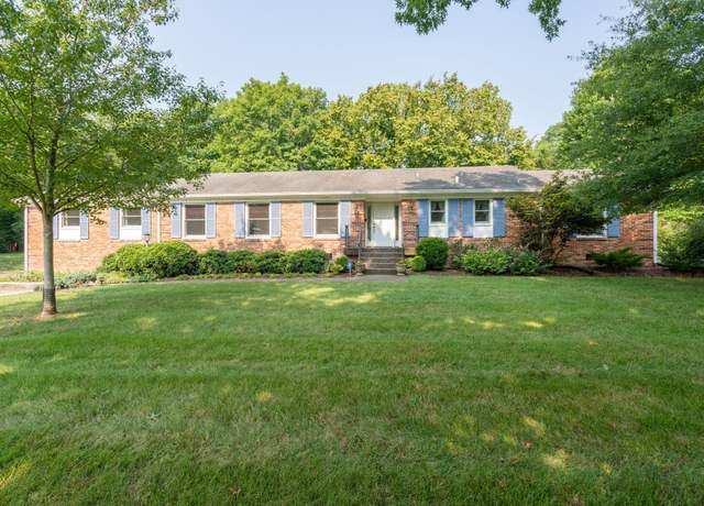 Property at 2009 Stonehurst Dr, Nashville, TN 37215, 3 beds, 2.5 baths