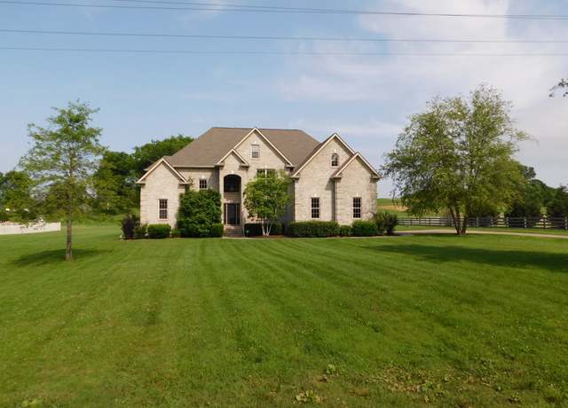 Property at 423 Carters Creek Pike, Columbia, TN 38401, 3 beds, 3.5 baths