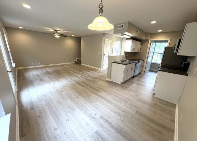 Property at 320 Indian Park Dr, Murfreesboro, TN 37128, 3 beds, 2 baths