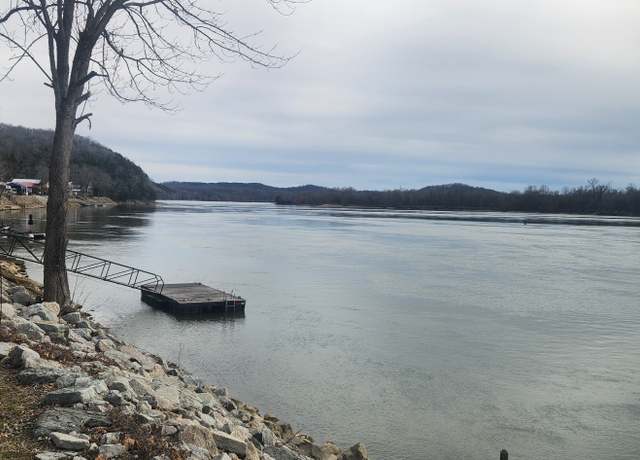 Property at 702 River Rd, Clifton, TN 38425
