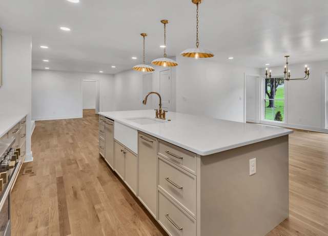 Property at 2513 Hillsboro Rd, Franklin, TN 37069, 4 beds, 3.5 baths