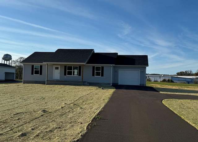 Property at 3412 Mcminnville Hwy, Sparta, TN 38583, 3 beds, 2 baths