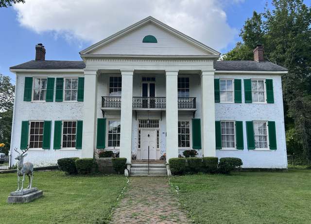 Property at 317 16th St E, Hopkinsville, KY 42240, 4 beds, 4 baths