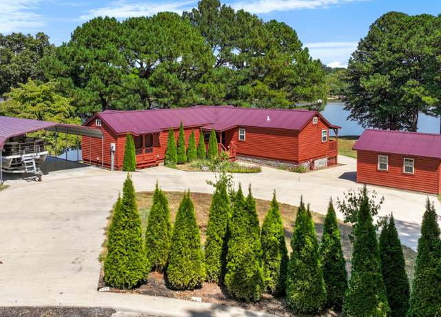 Property at 89 Oakley Dr, Cadiz, KY 42211, 3 beds, 2 baths