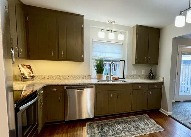 Property at 210 Cumberland Trce, Nashville, TN 37214, 2 beds, 2.5 baths