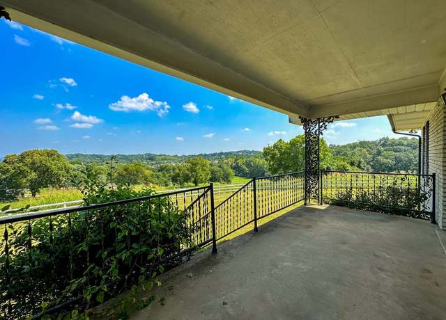 Property at 1285 Lowes Ln, Goodlettsville, TN 37072, 3 beds, 2 baths