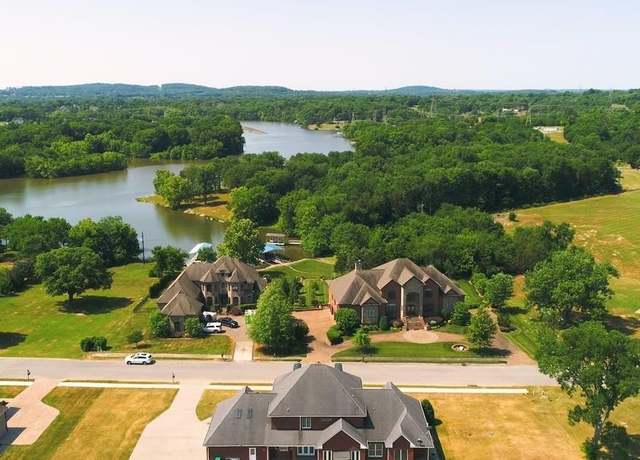 Property at 815 Stonebrook Dr, Lebanon, TN 37087, 5 beds, 4.5 baths