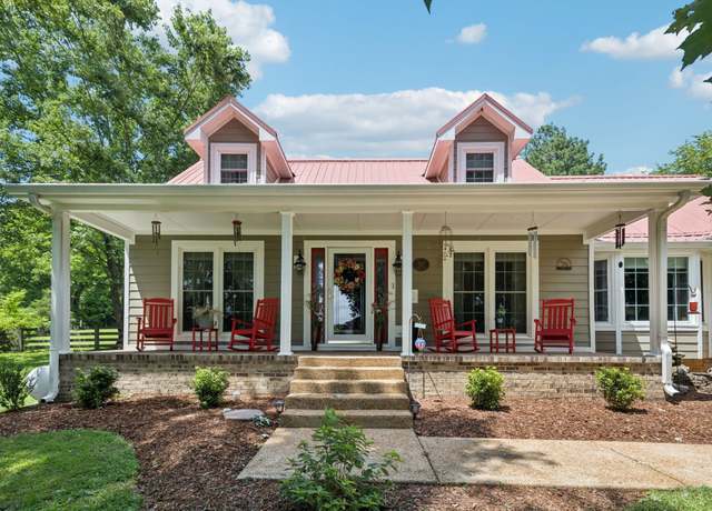 Property at 3692 Neeley Hollow Rd, Columbia, TN 38401, 3 beds, 2.5 baths