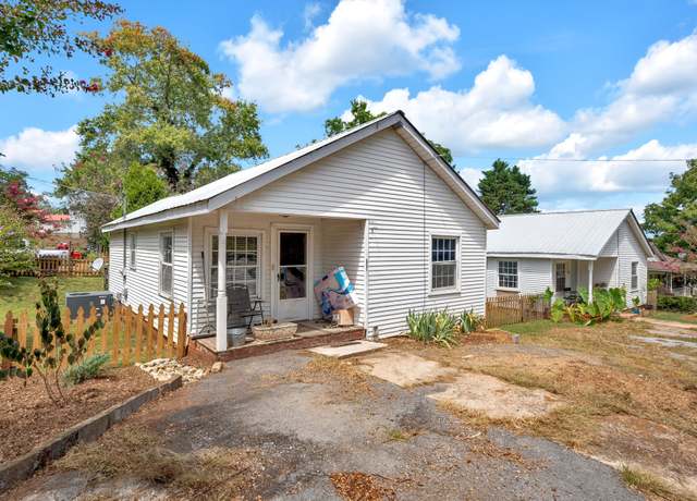 Property at 203 3rd Ave NE, Winchester, TN 37398, 4 beds, 2 baths