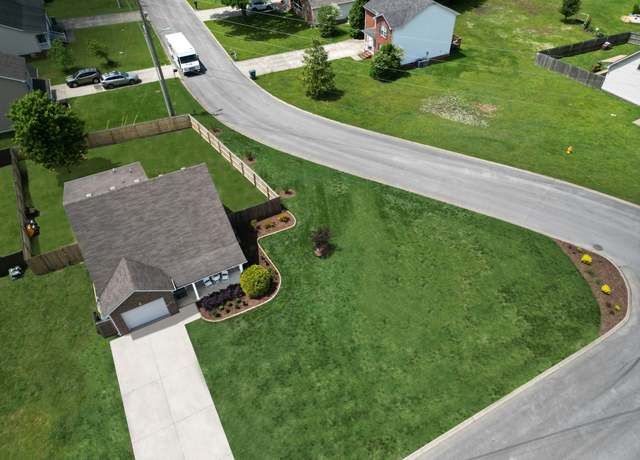 Property at 918 Canyon Creek Dr, Lebanon, TN 37087, 4 beds, 2.5 baths