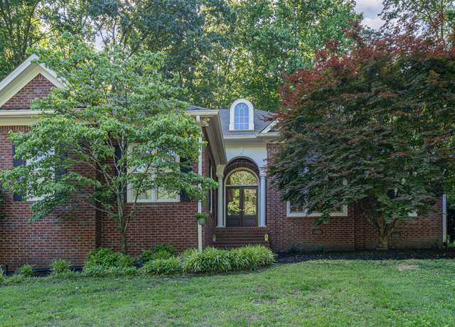Property at 256 Scenic Dr, Dickson, TN 37055, 3 beds, 2.5 baths