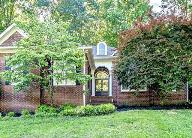 Property at 256 Scenic Dr, Dickson, TN 37055, 3 beds, 2.5 baths
