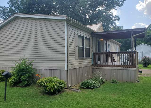 Property at 411 W Martin Rd, Collinwood, TN 38450, 3 beds, 2 baths