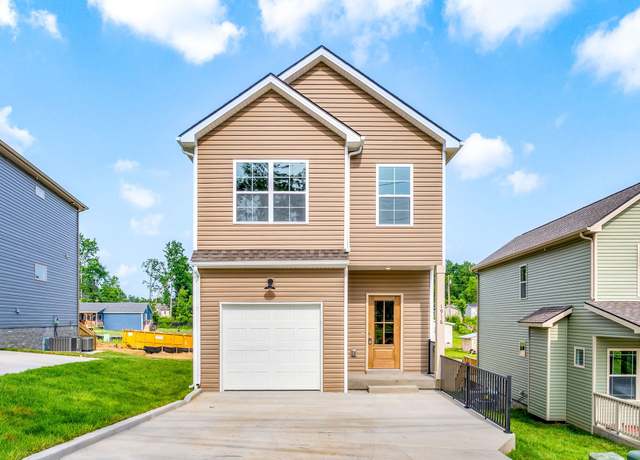 Property at 1916 Evans Rd, Clarksville, TN 37042, 4 beds, 2.5 baths