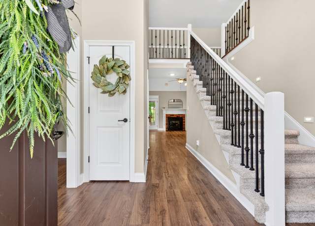 Property at 1335 Tannahill Way, Clarksville, TN 37043, 4 beds, 3.5 baths