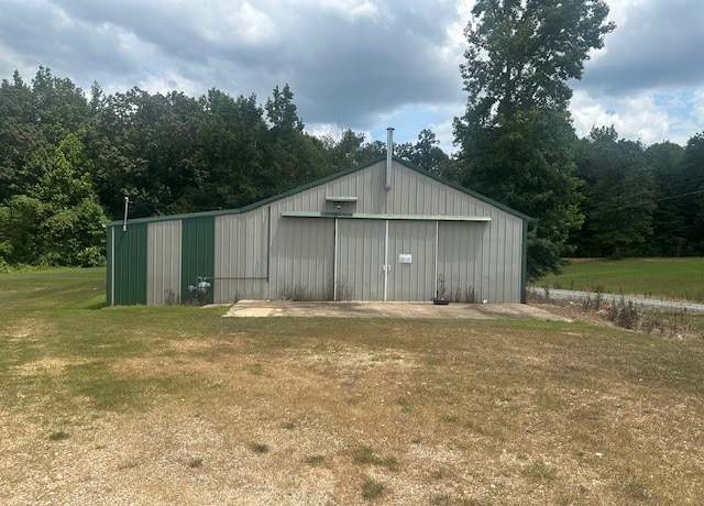 Property at 320 South Point Dr, Camden, TN 38320