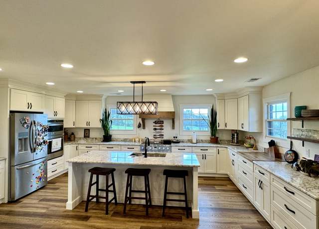 Property at 178 Wilburn Hollow Rd, Riddleton, TN 37151, 3 beds, 3 baths