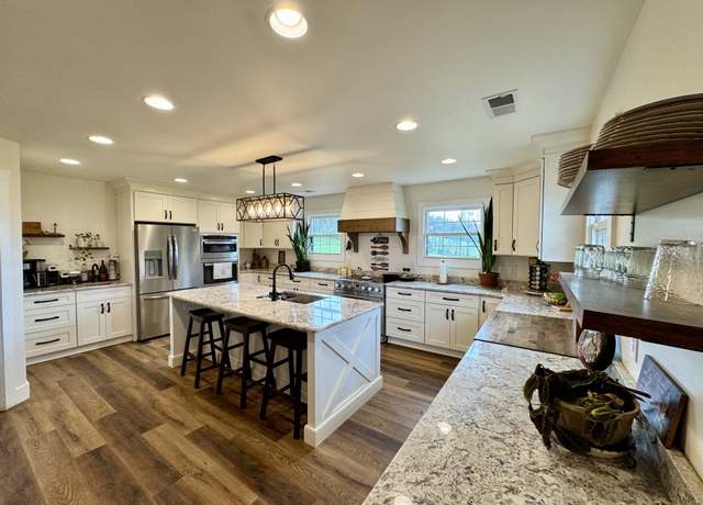 Property at 178 Wilburn Hollow Rd, Riddleton, TN 37151, 3 beds, 3 baths