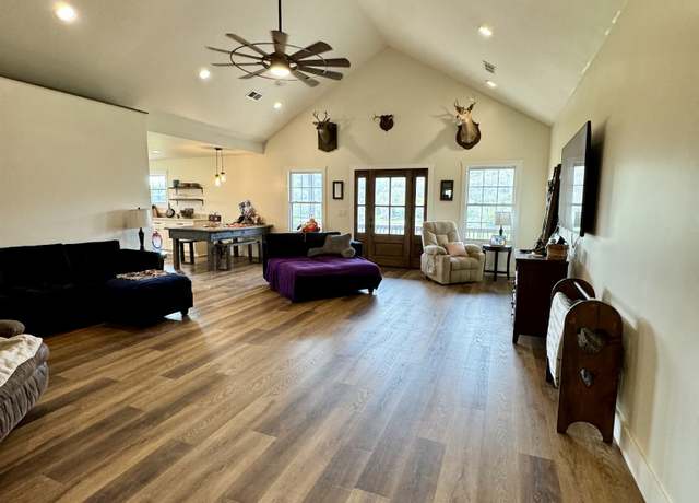 Property at 178 Wilburn Hollow Rd, Riddleton, TN 37151, 3 beds, 3 baths