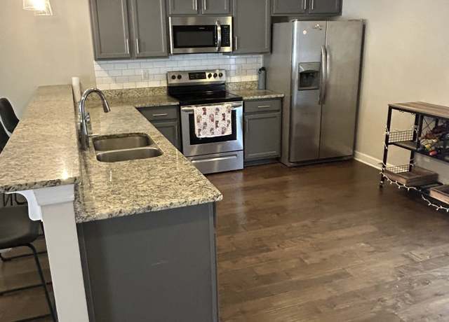 Property at 2506 E Main St Unit B1, Murfreesboro, TN 37127, 3 beds, 2.5 baths