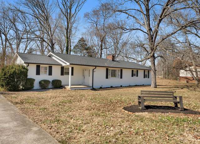 Property at 113 Hampshire Rd, Shelbyville, TN 37160, 4 beds, 2 baths