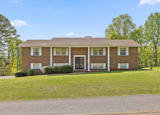 Property at 304 S Mission Ridge Dr, Rossville, GA 30741, 3 beds, 2.5 baths